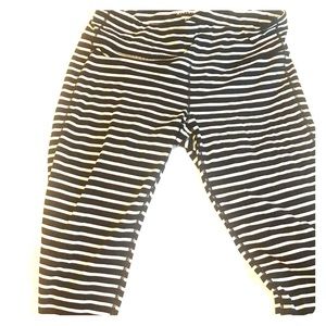 Athleta black and white leggings